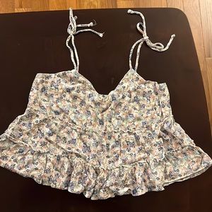 Worn maybe once or twice. Tank top from Kohls. Size large.